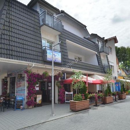Pod Delfinem Rewal Apartment Exterior foto