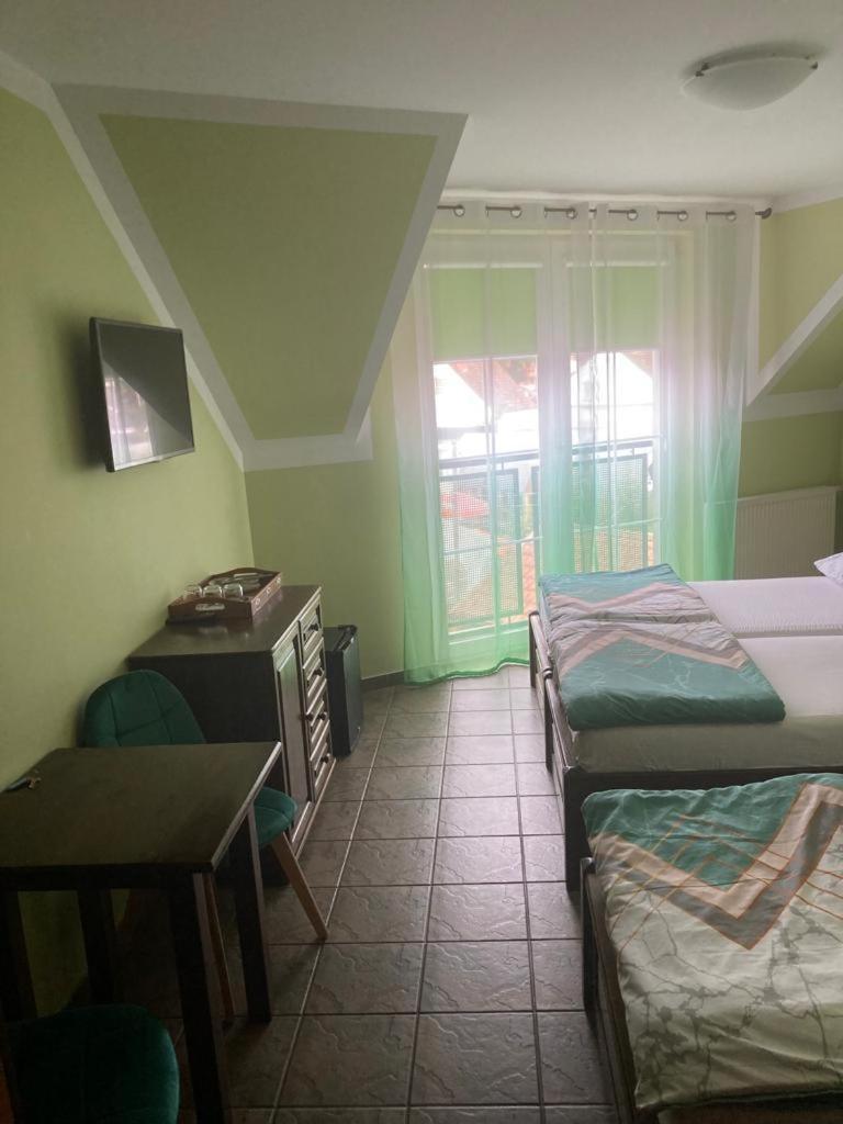 Pod Delfinem Rewal Apartment Exterior foto